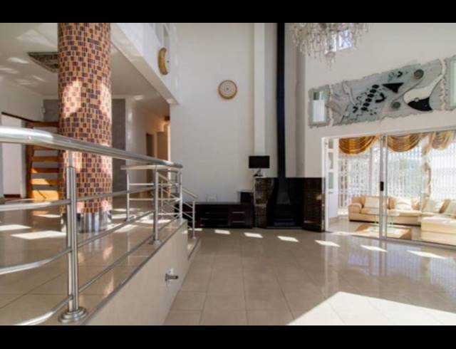 6 BEDROOM HOUSE FOR SALE IN BASSONIA